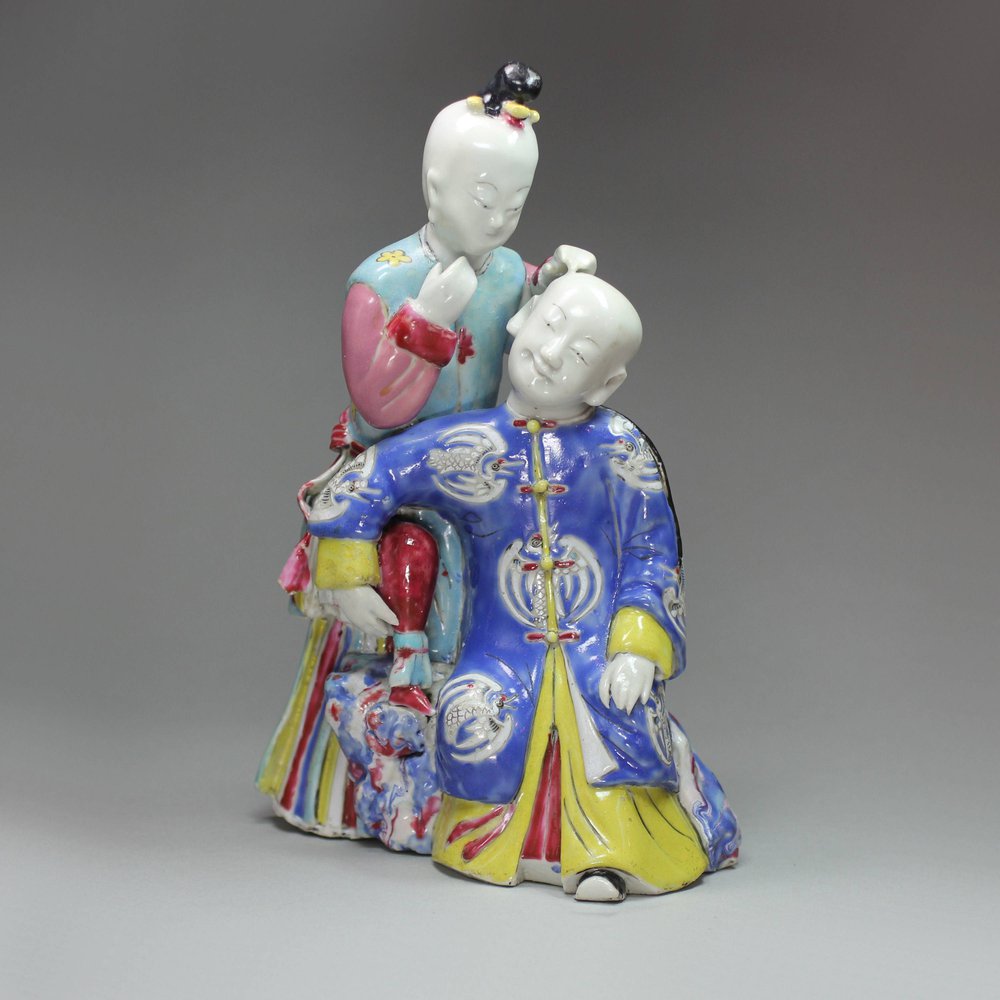 Y629 Famille rose 'ear-cleaning' figure group, Qianlong (1736-95)