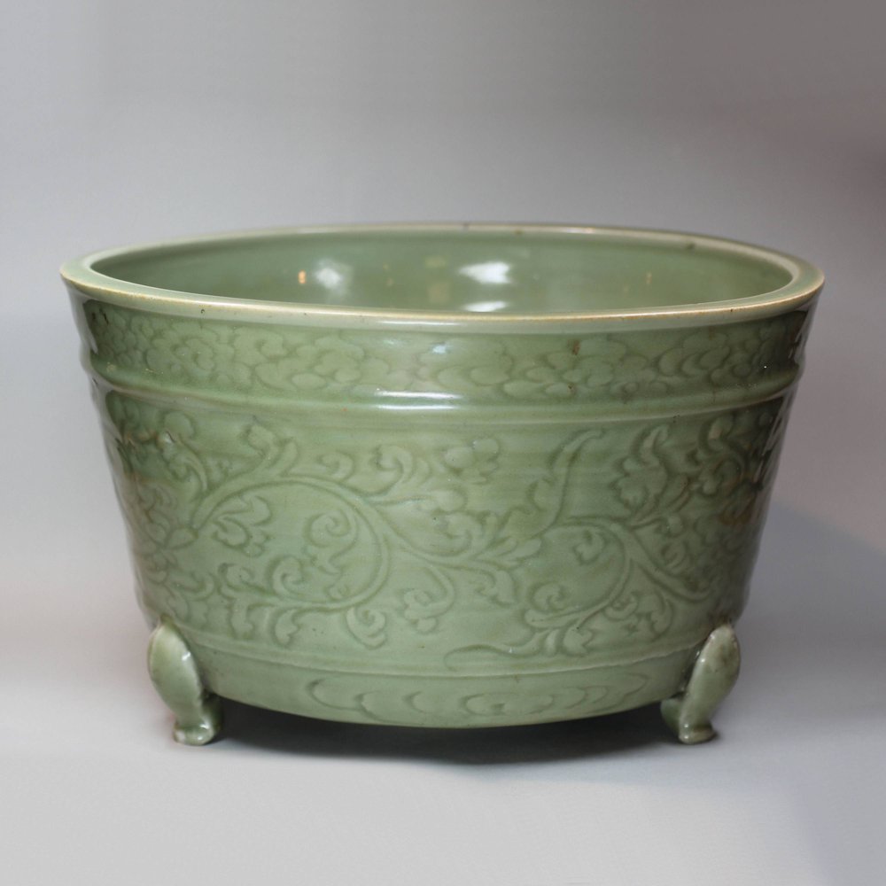 Y68 Longquan celadon incense burner, 15th/16th century