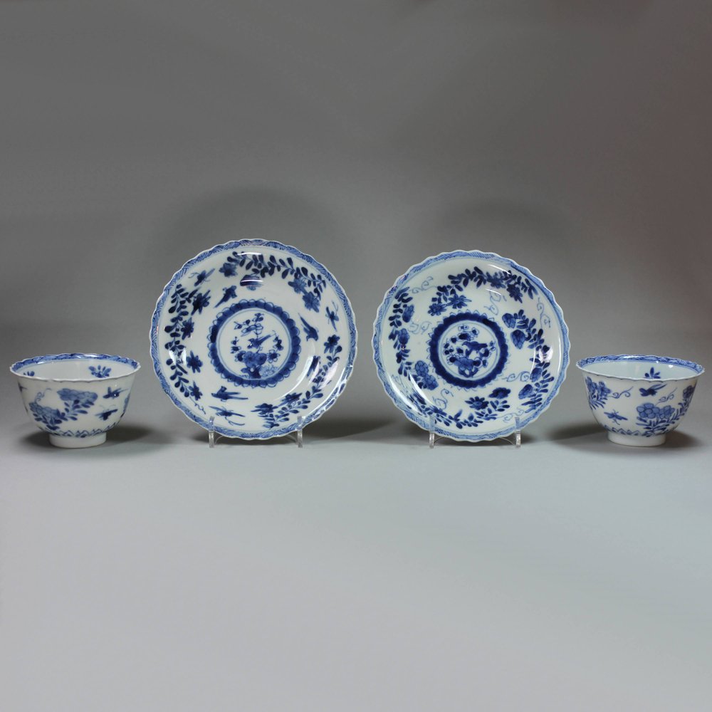 Y767 Pair of Chinese blue and white teabowls and saucers