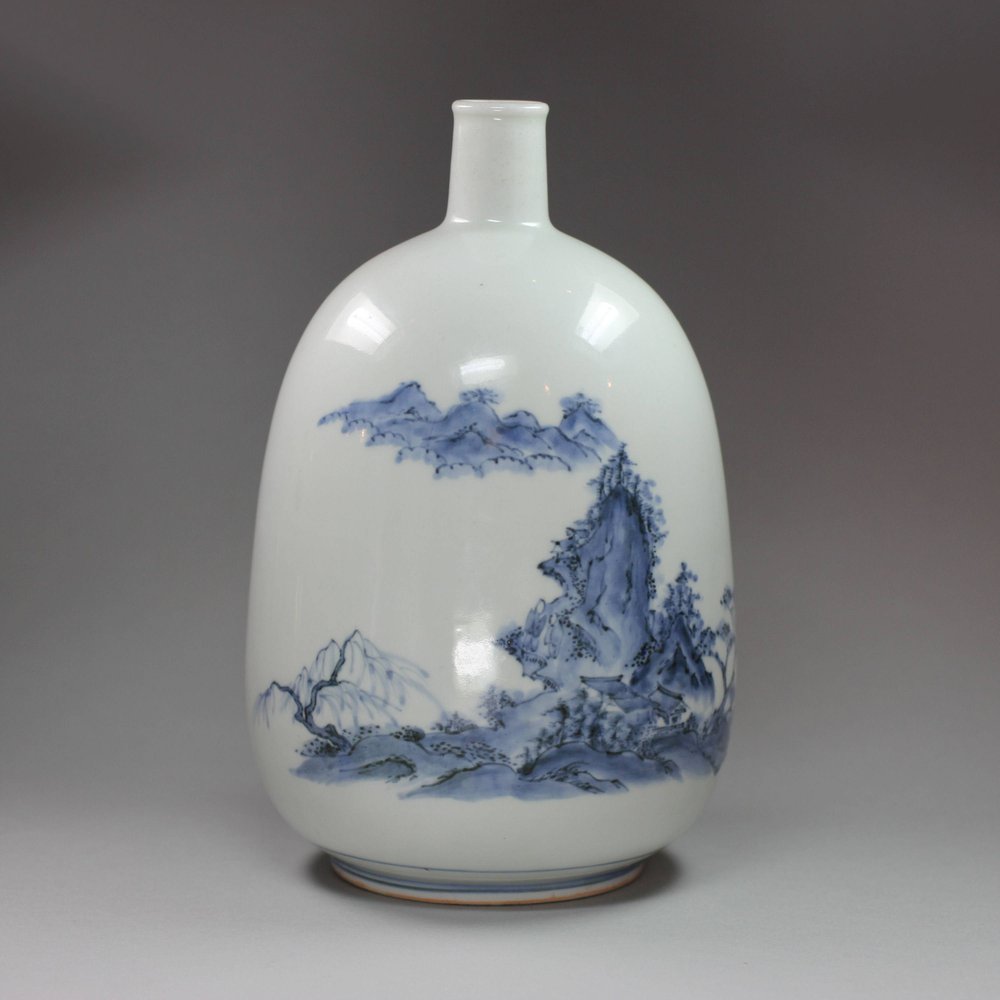 Y783 Japanese Hirado blue and white bottle vase, circa 1760