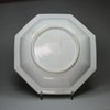 Y880 English Chelsea 'Hob in the Well' octagonal kakiemon-style dish