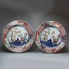 Y927 Pair of Japanese imari dishes, 18th century