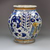 Y932 Small Italian Montelupo maiolica armorial drug pot