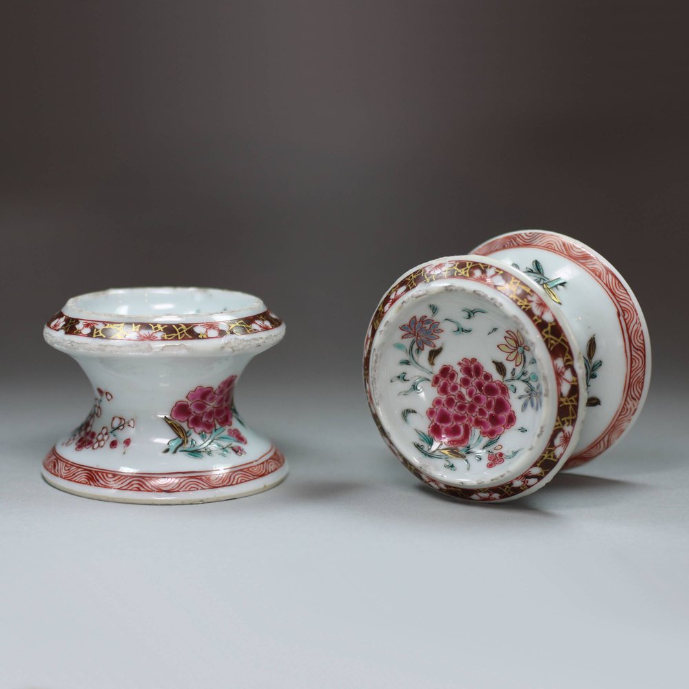 Y981 Pair of famille rose circular salts, Yongzheng (1723-35)