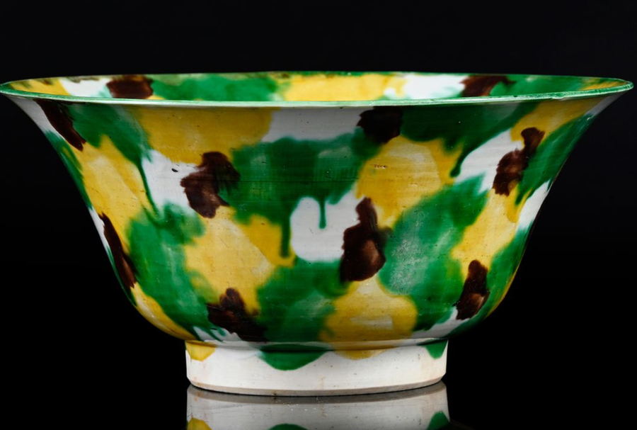 AA68 Chinese 'egg and spnach' bowl Kangxi(1662-1722)