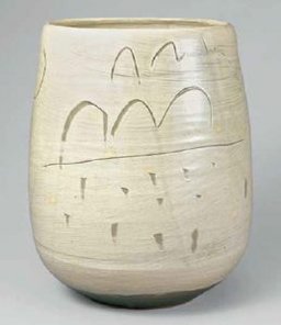 Figure 10: Yoon Kwang-cho (b.1946) Moon and Pond, 1978, Stoneware with white slip and incised design, height 32cm. Leeum, Samsung Museum of Art, Seoul